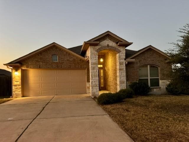 712 Manzano Ln