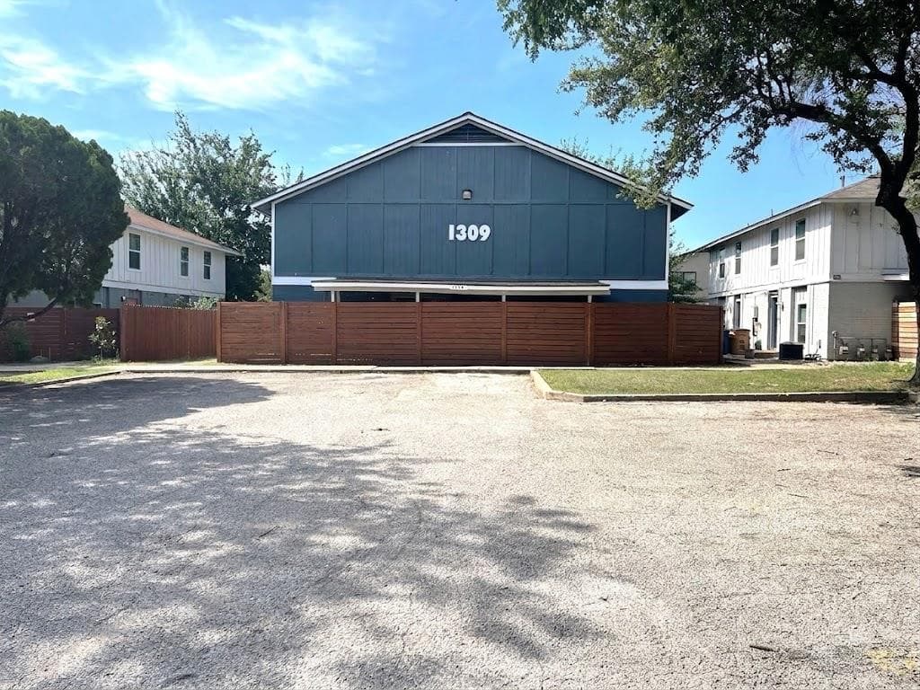 1309 Southport Dr #D