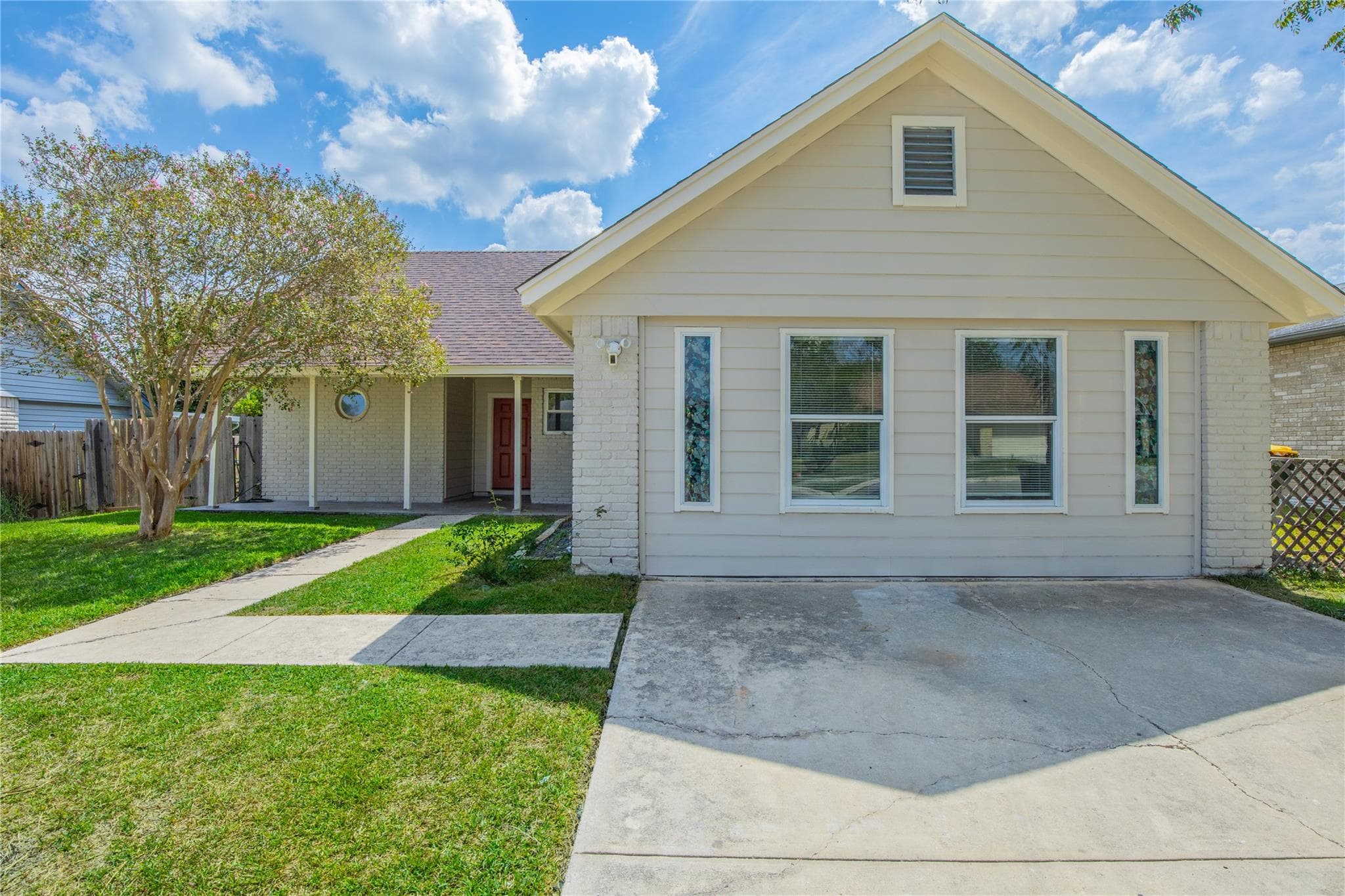 3430 Meadowhead Dr