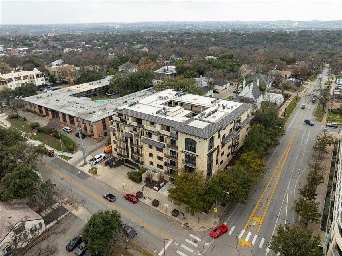 1812 West Ave #404
