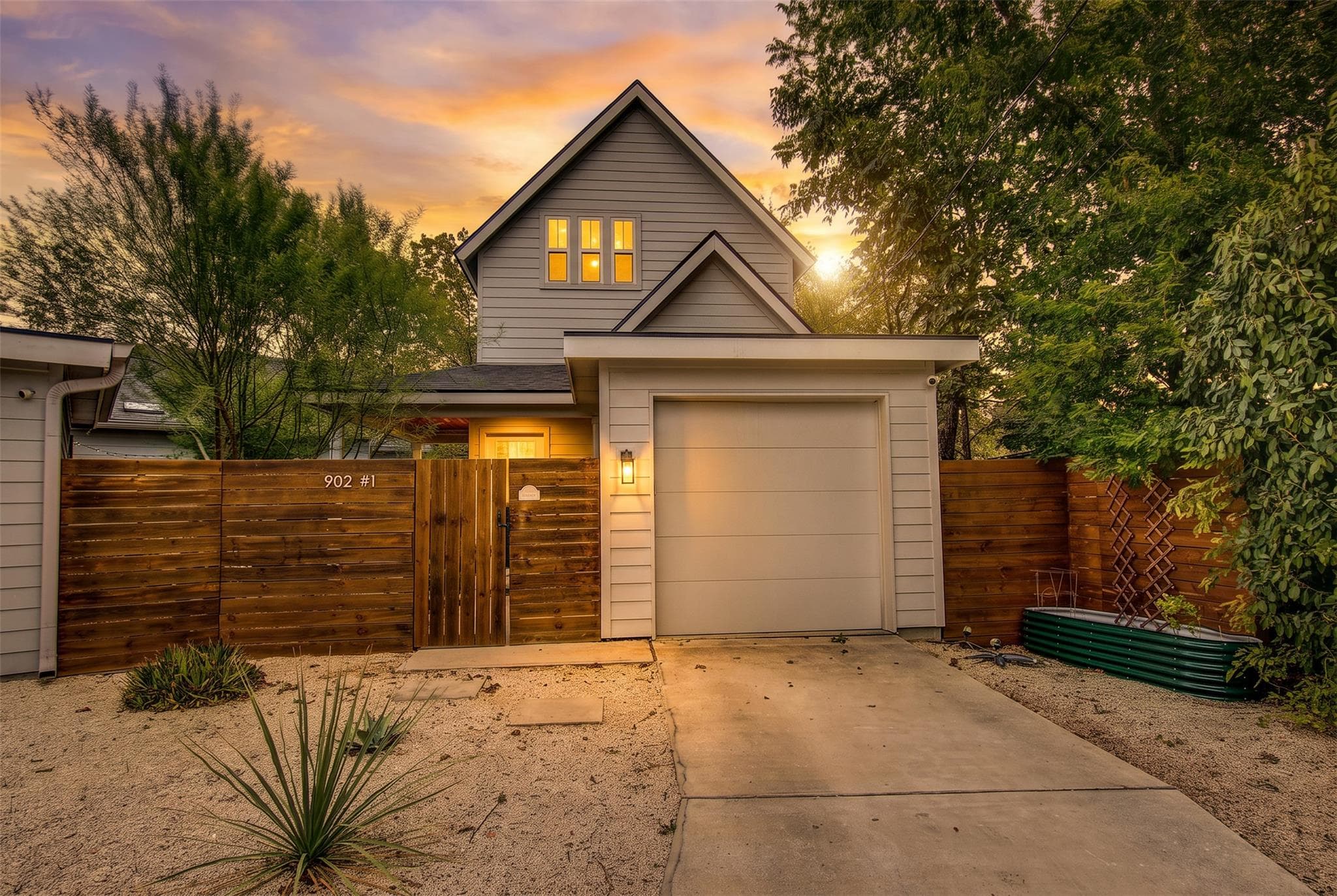 902 Plateau Cir #1