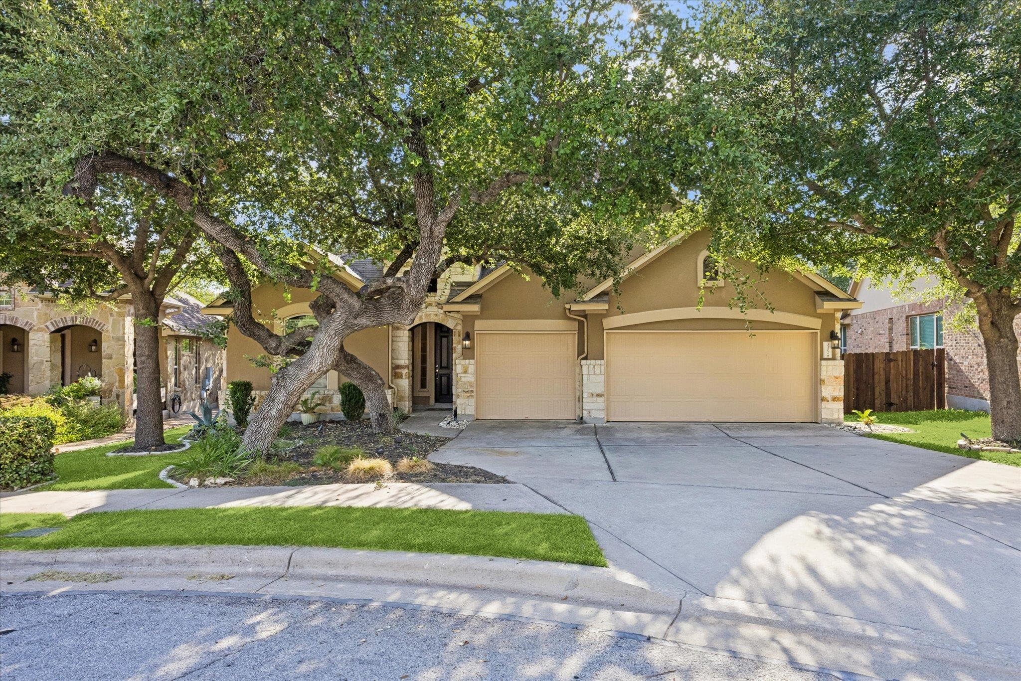 3302 Mossy Grove Ct