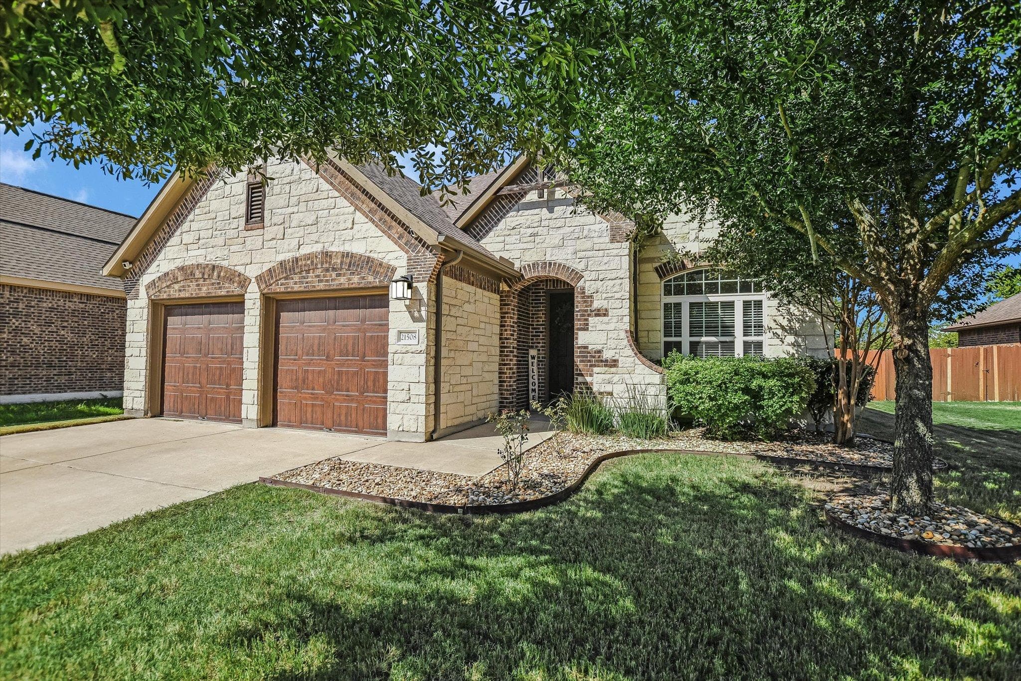 21508 Hines Ln