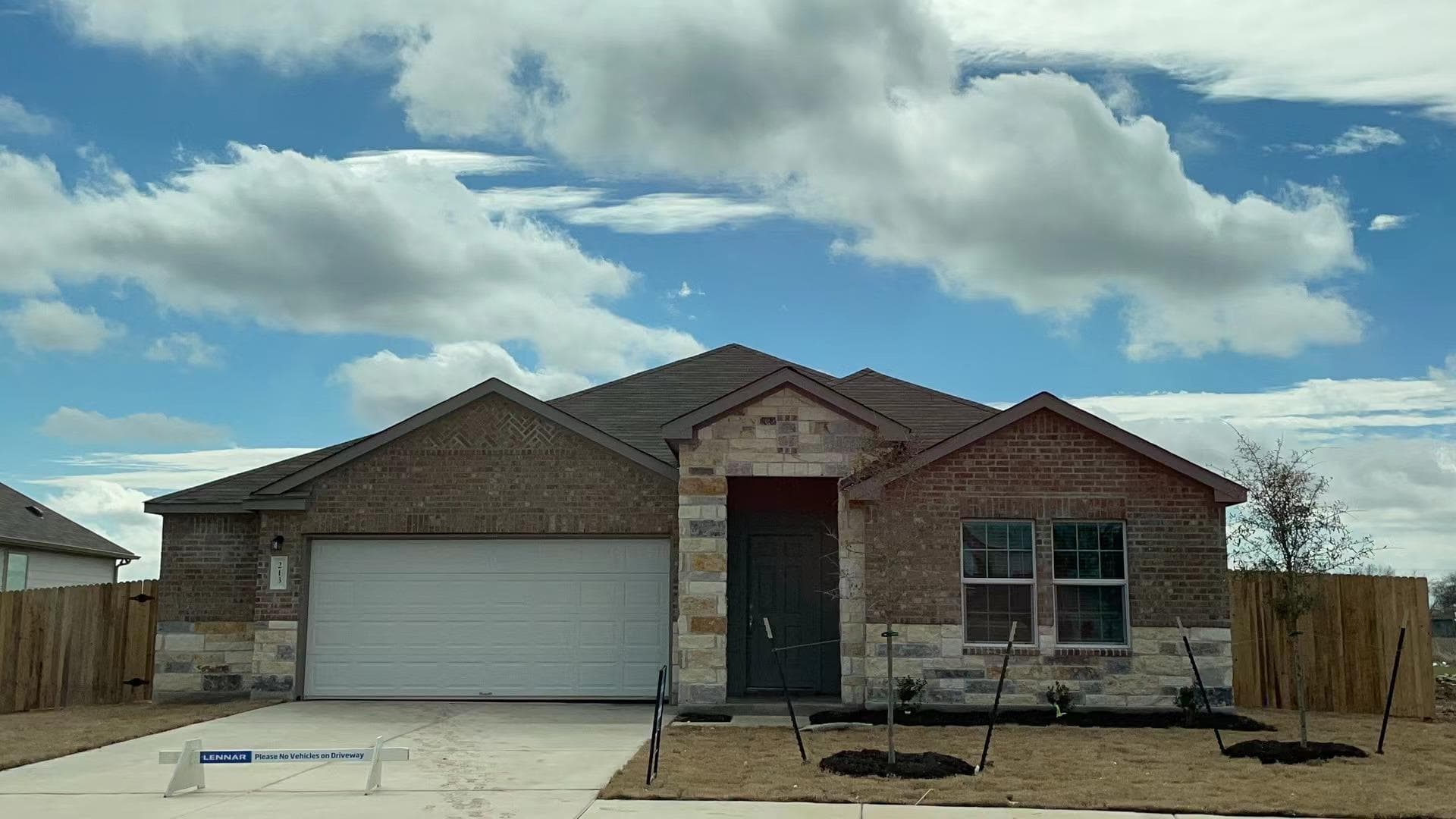 213 Chickasaw Ln