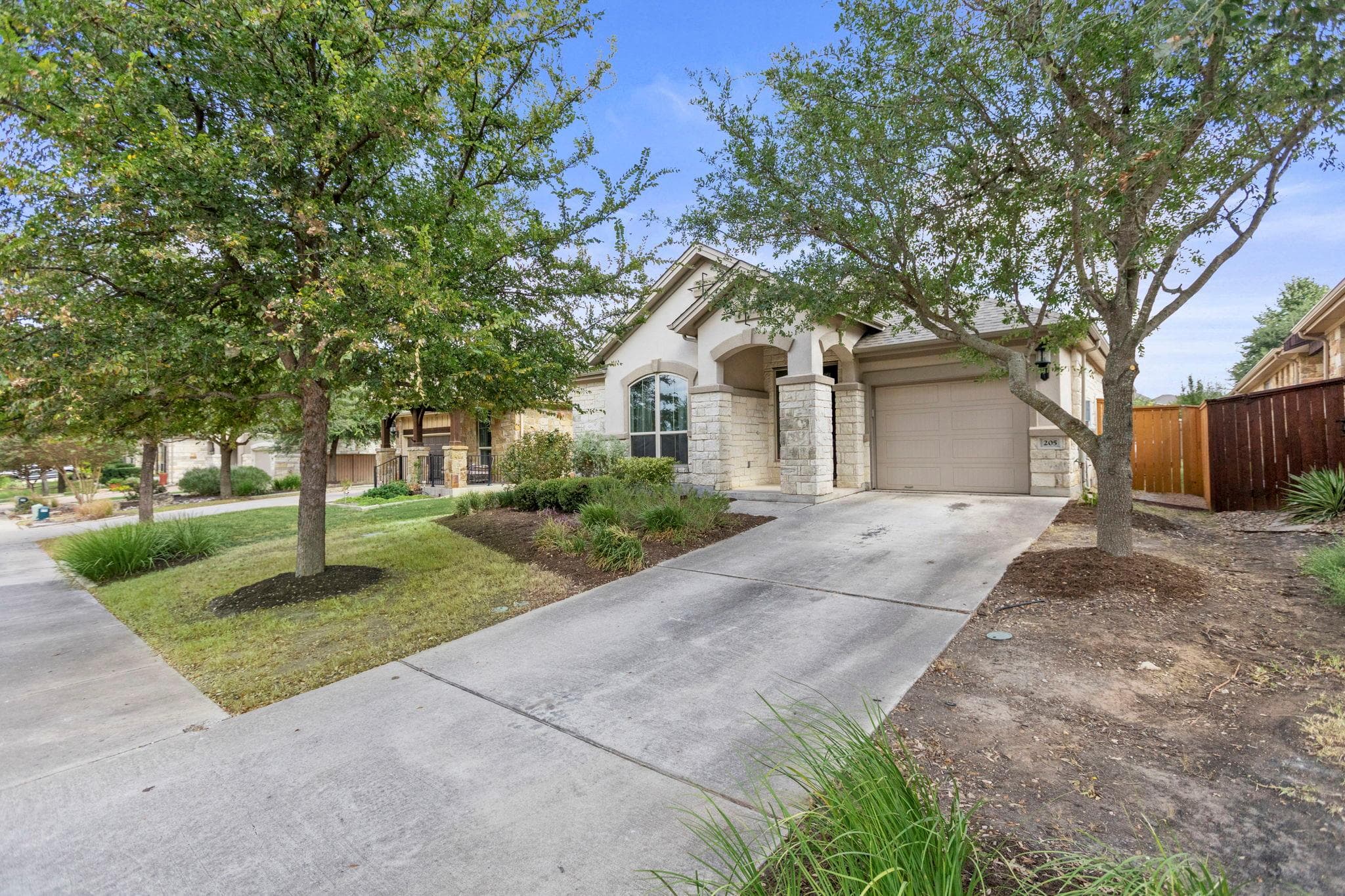 205 Cherokee Rose Cir