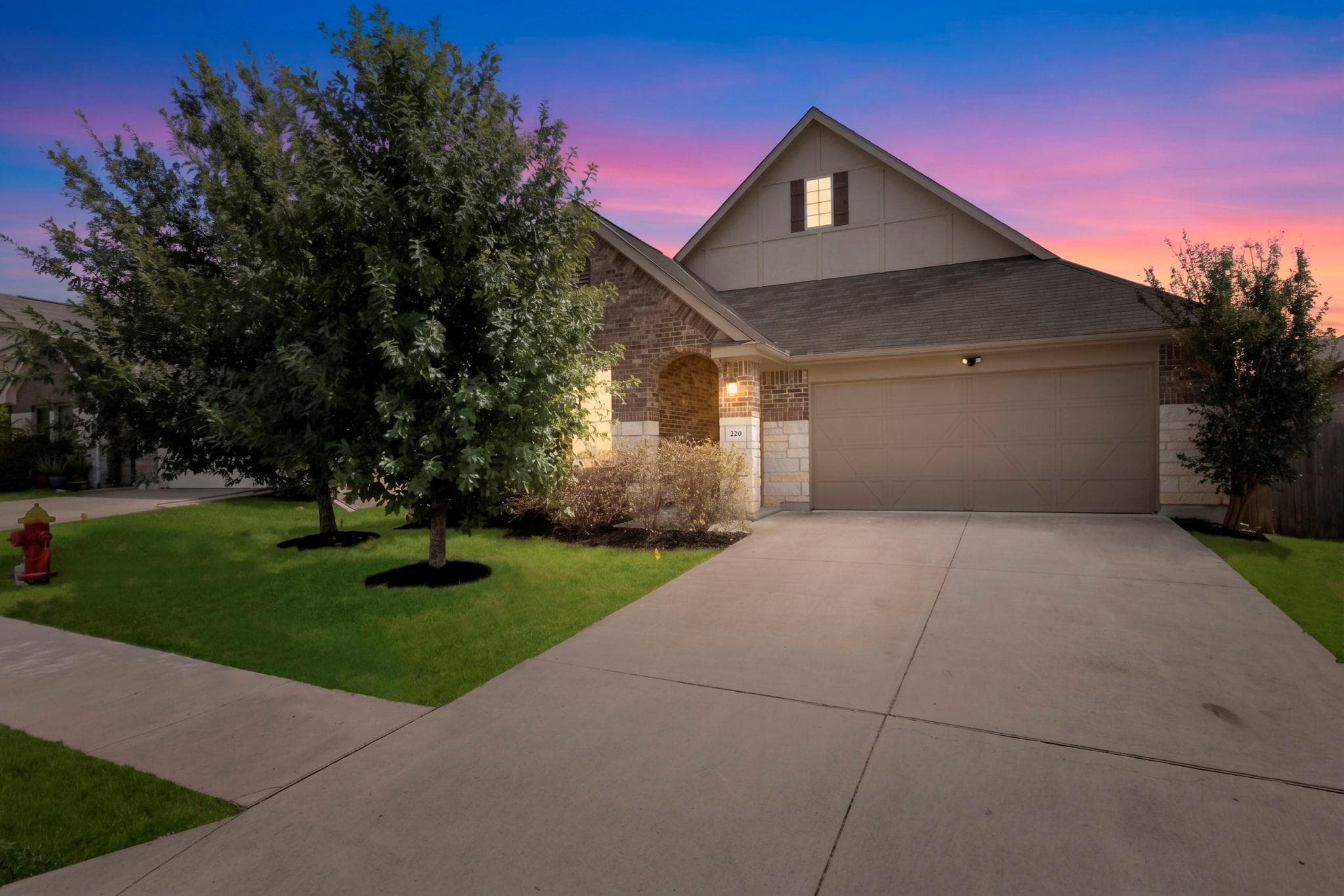 220 Algaroba Loop