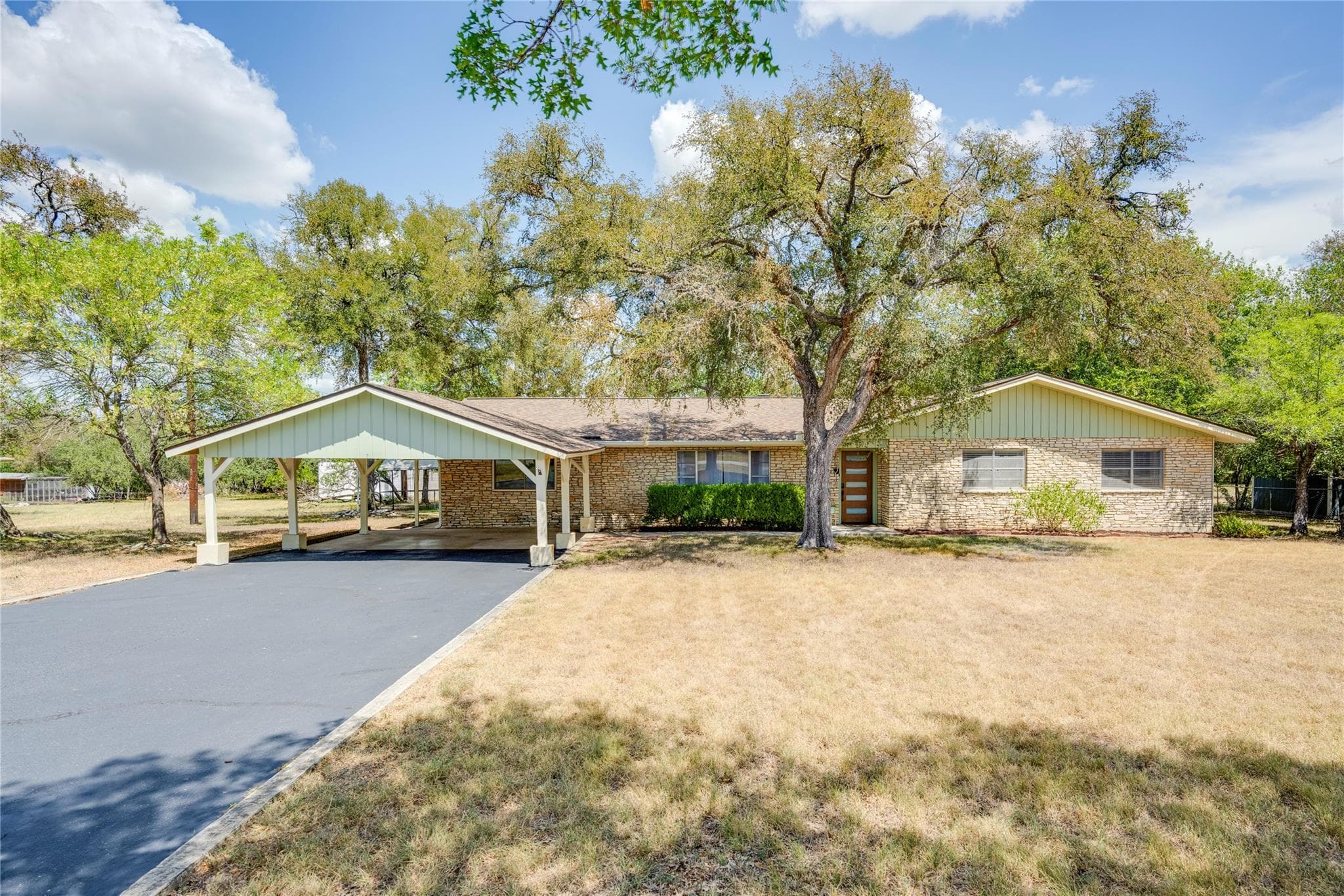 402 Suttles Ave