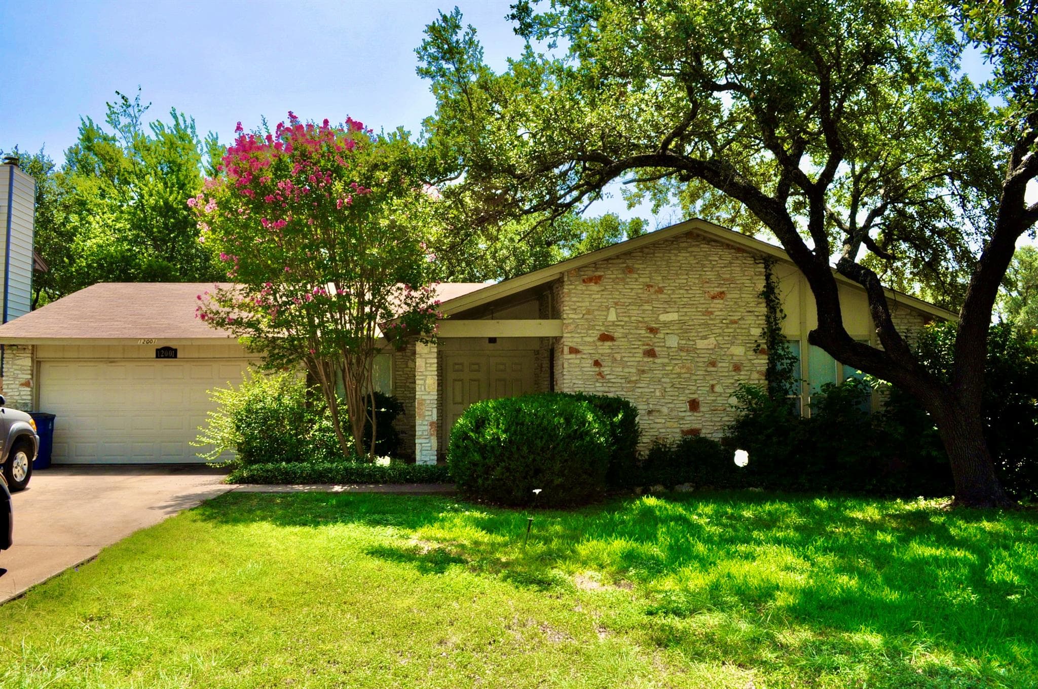12001 Ladrido Ln