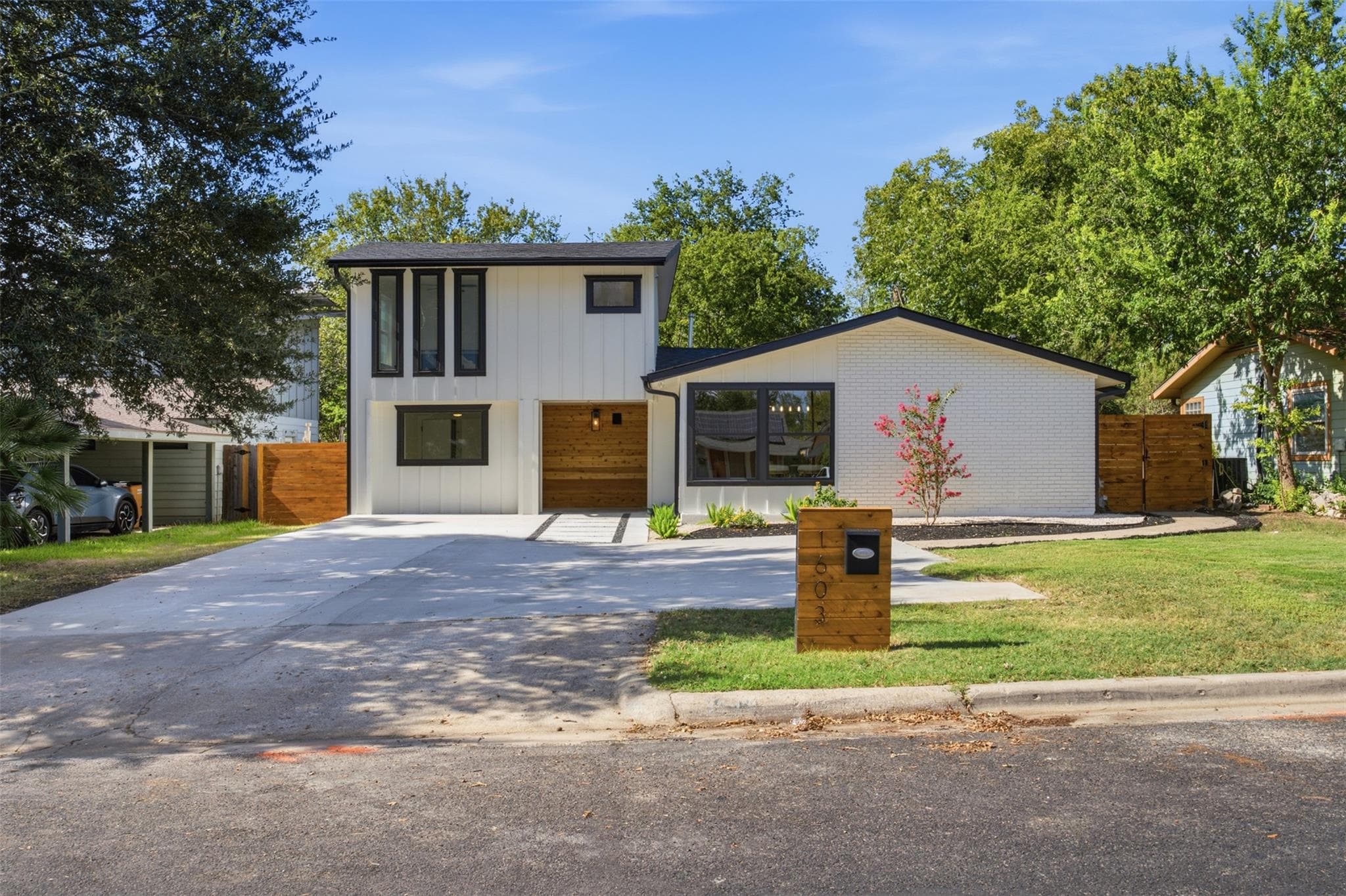 1603 Suffolk Dr
