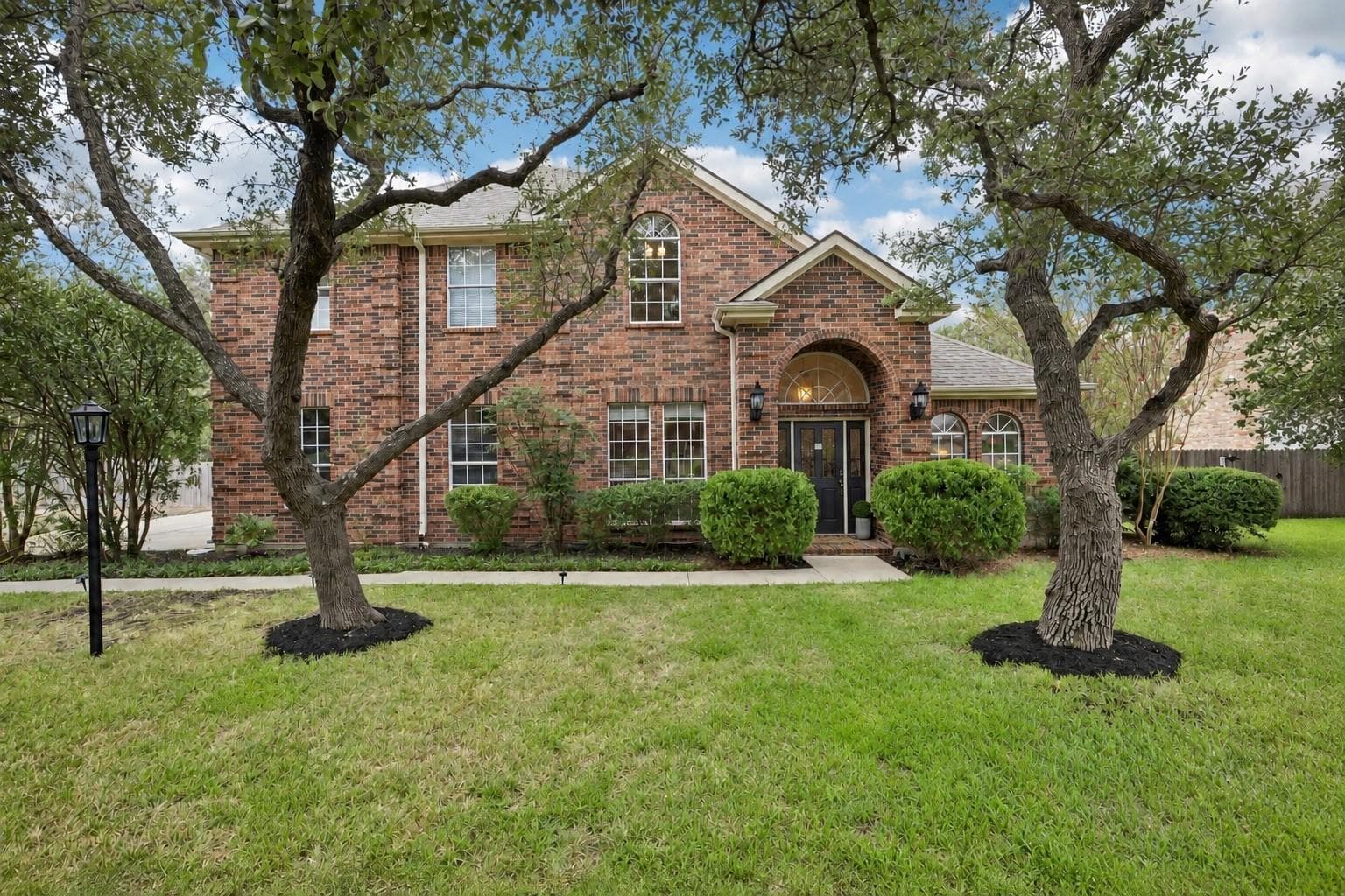 3915 Idalia Dr