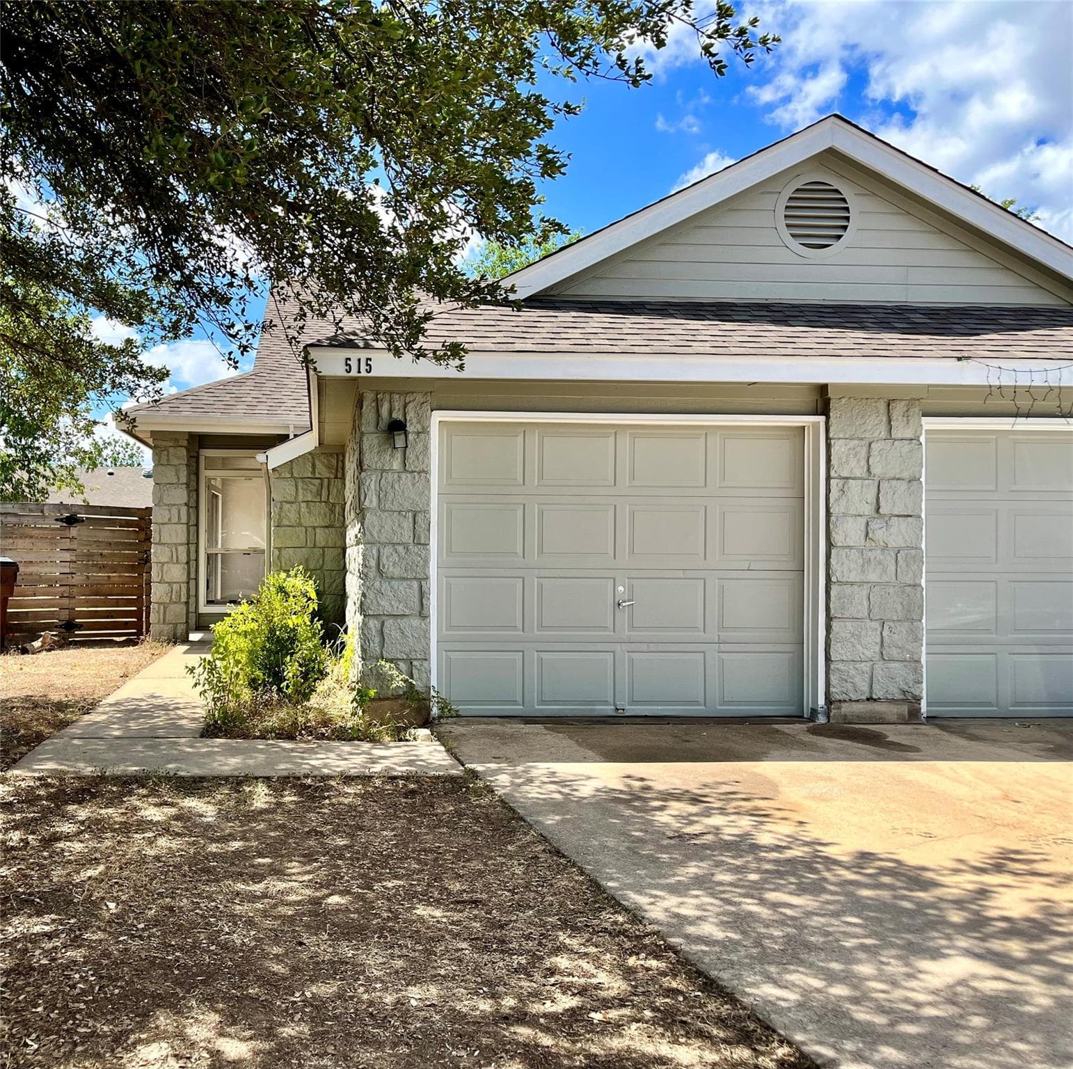 515 GREGORY Ct