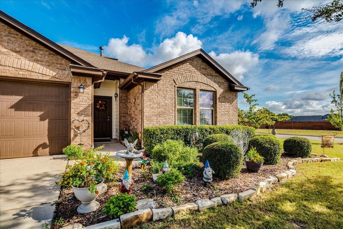 172 Mistflower Ln