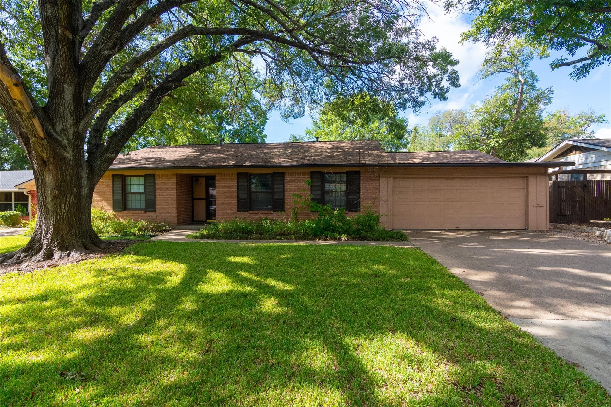 3109 Pinecrest Dr