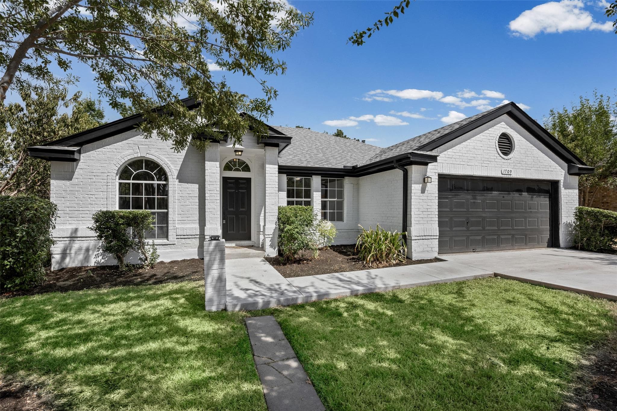1709 Southeastern Trl