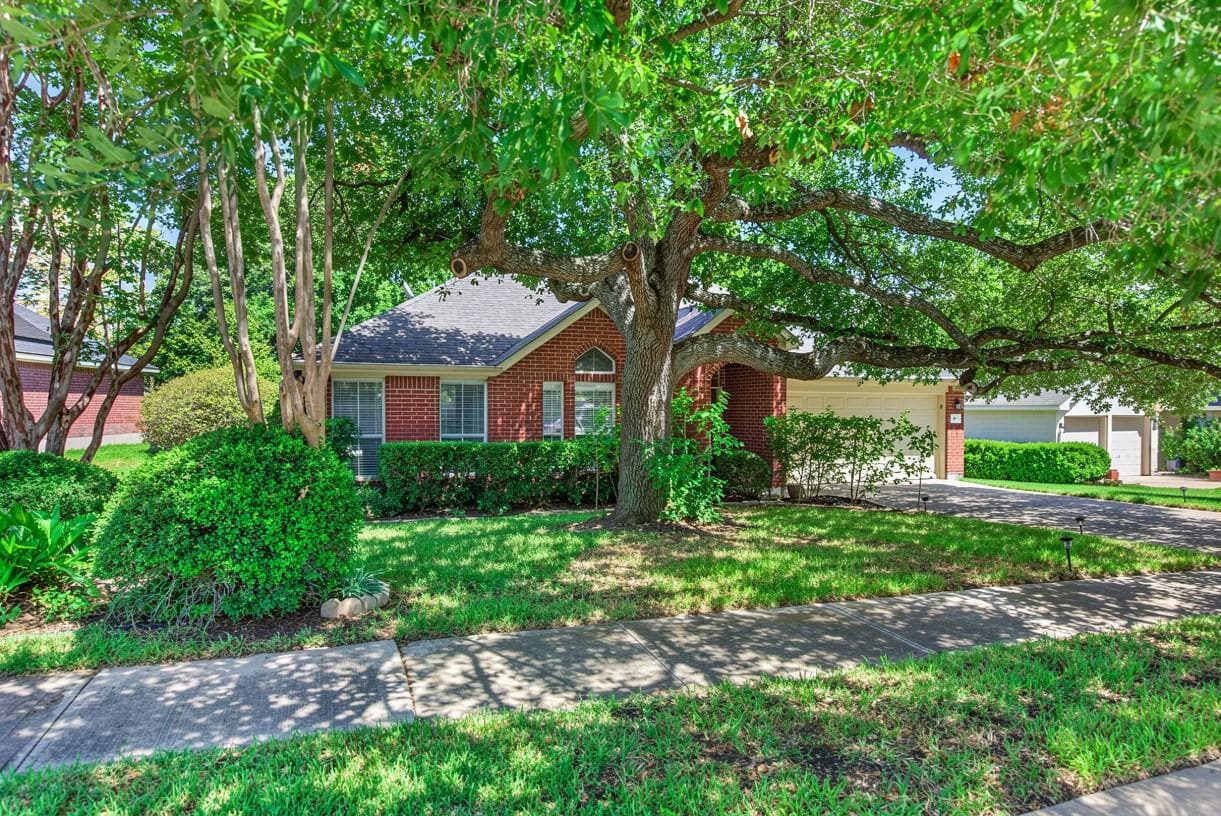 1402 Club Chase Dr