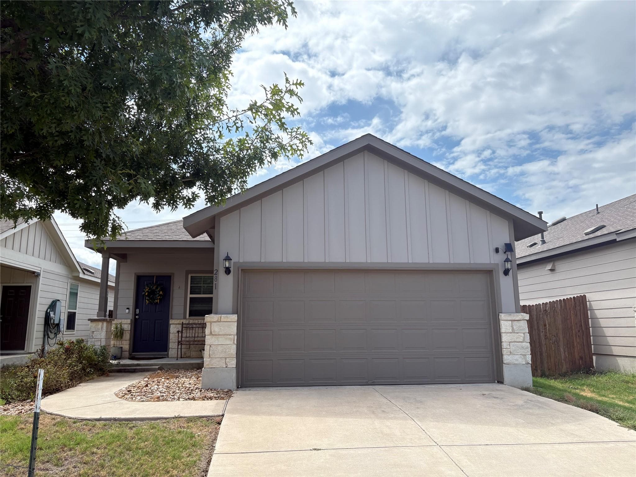 281 La Dera Dr