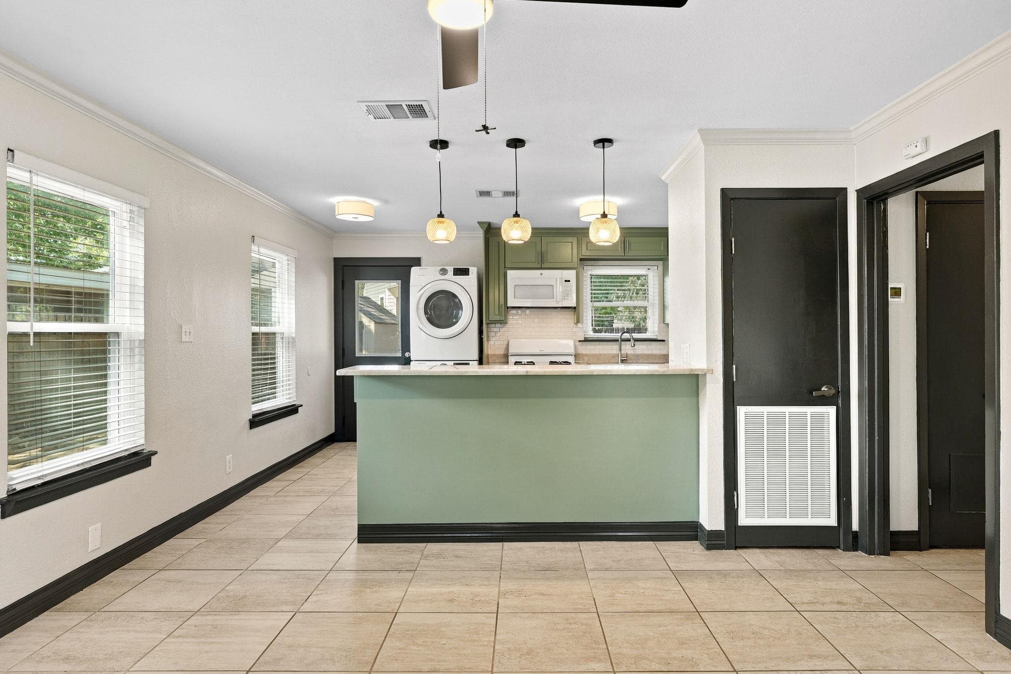 904 Plateau Cir