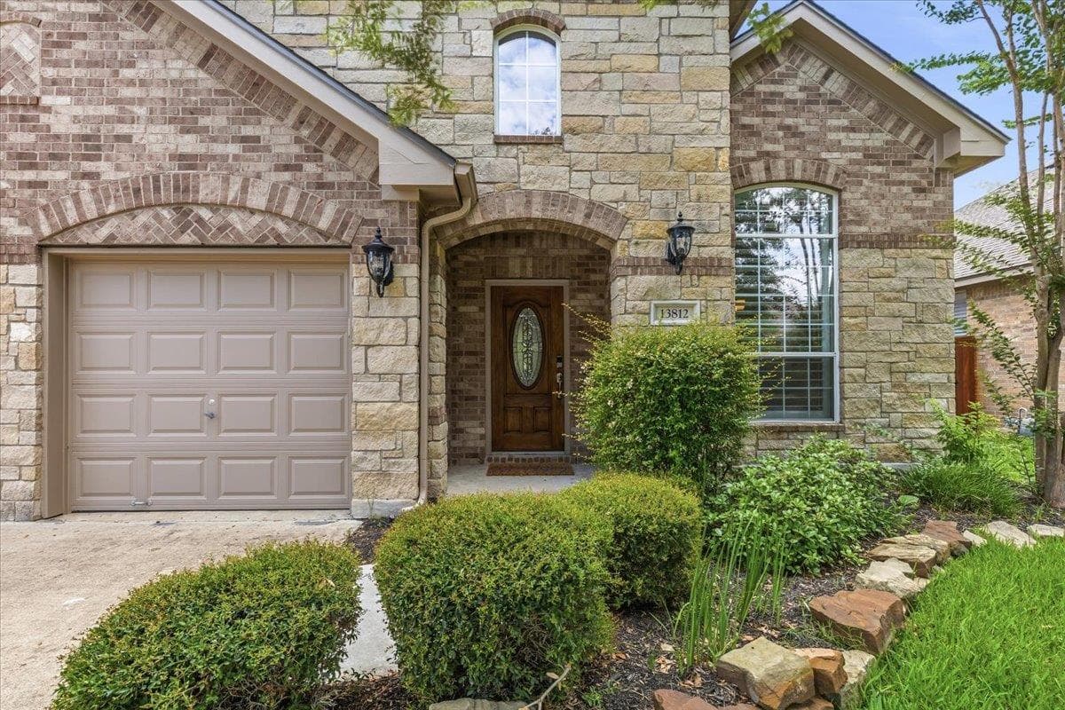 13812 Long Shadow Dr