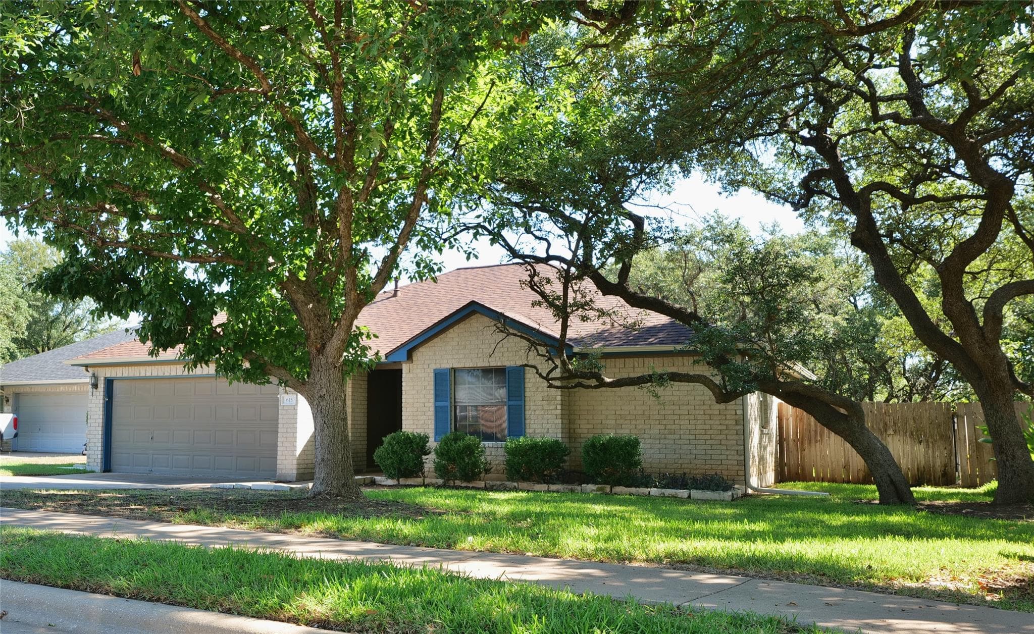 615 Blue Oak Cir