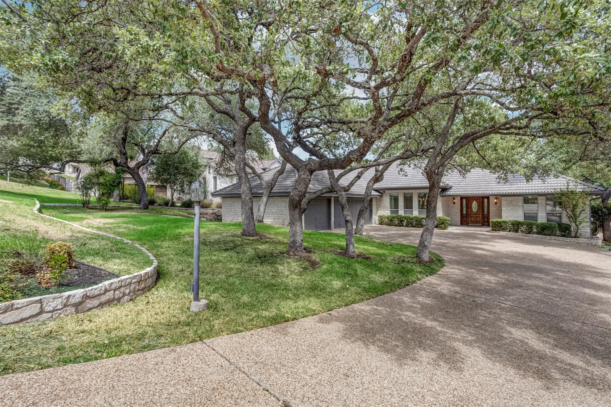 410 Rolling Green Dr