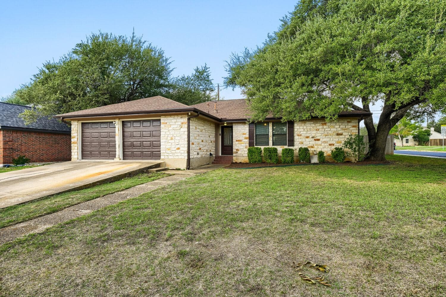 201 Woodstone Dr