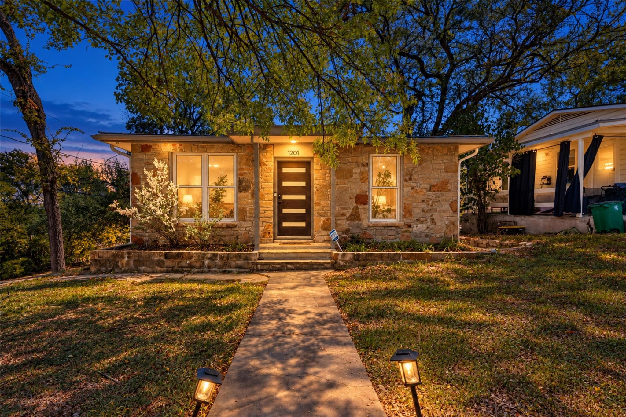 1201 LOMA Dr