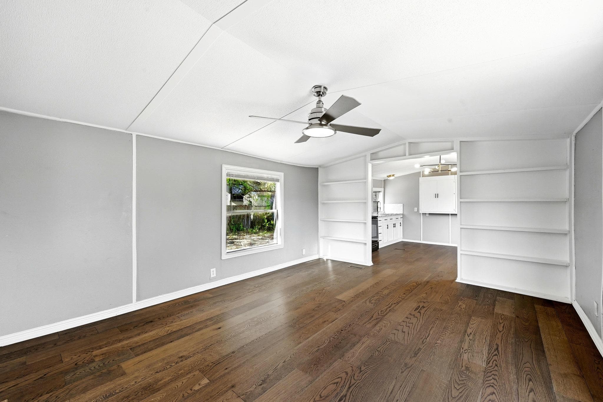 212 Greenfield Rd
