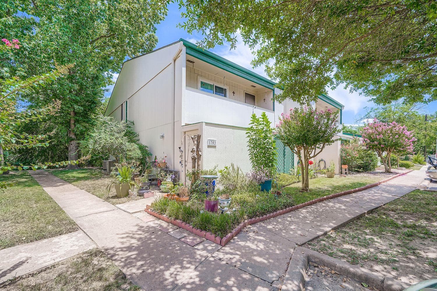 6718 Silvermine Dr #1704