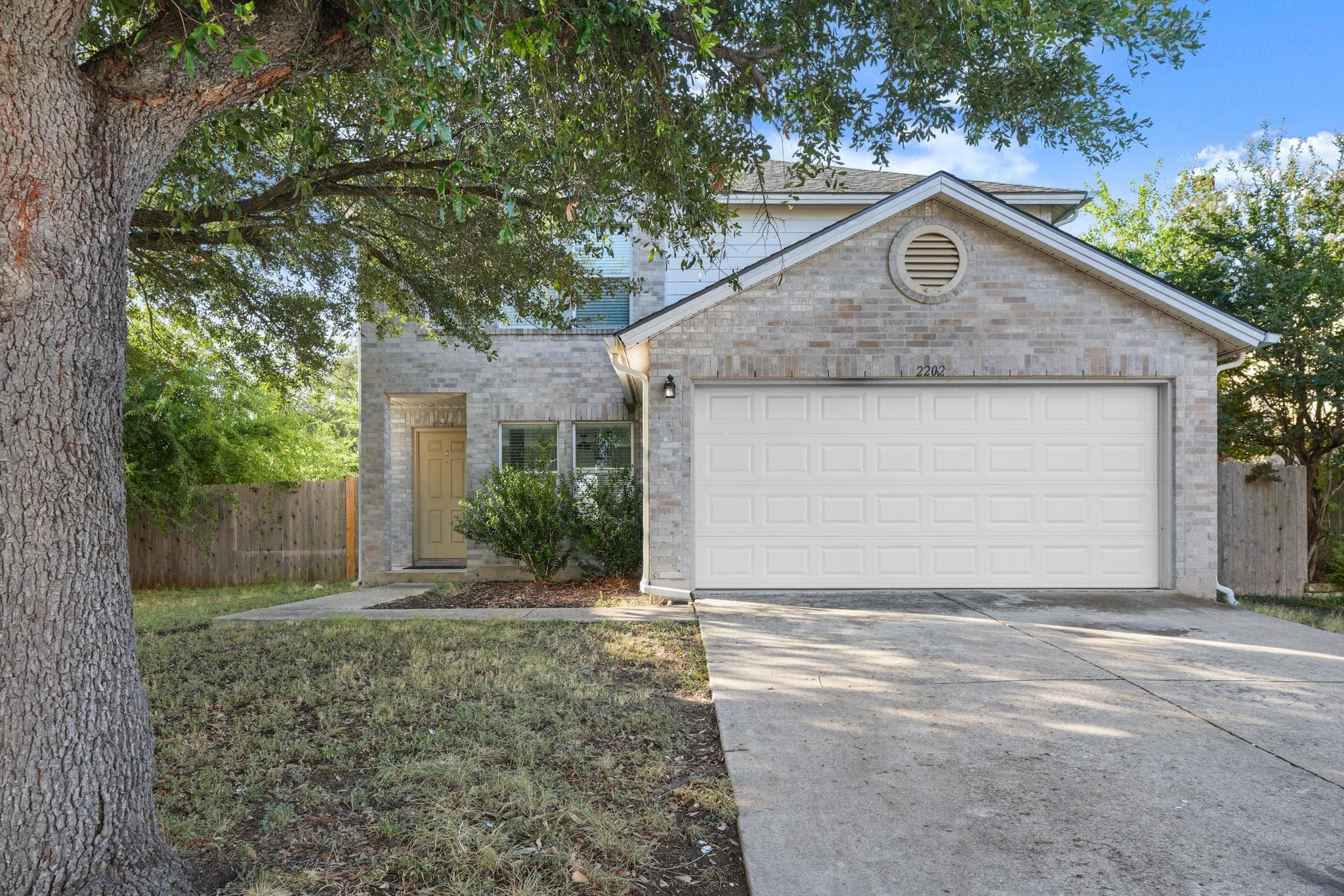 2202 Cottontail Dr