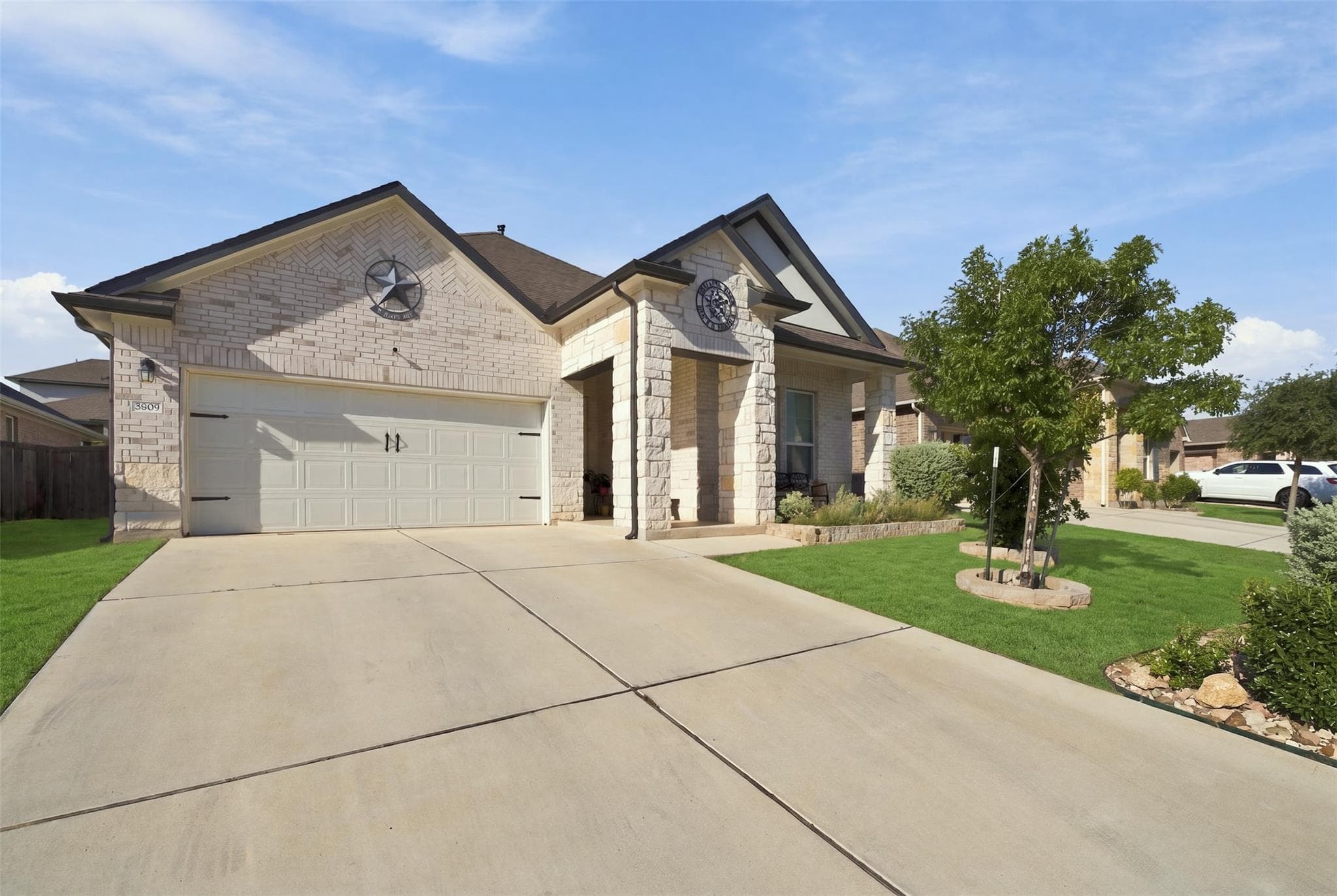 2405 Gabriels Horn Rd