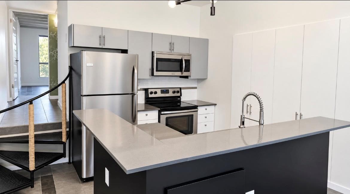 5802 Circulo Dr #4D