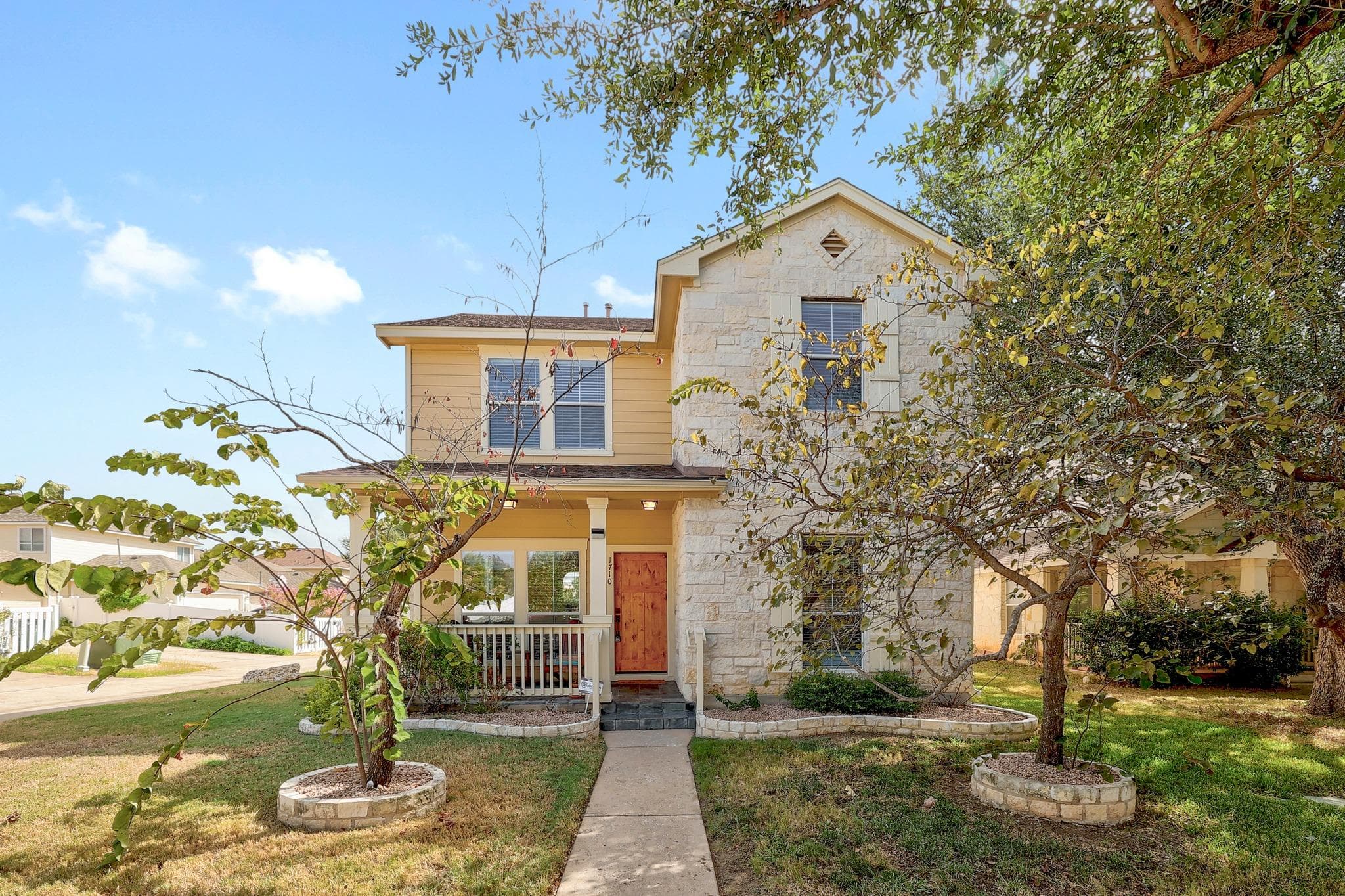1710 Big Bend Dr