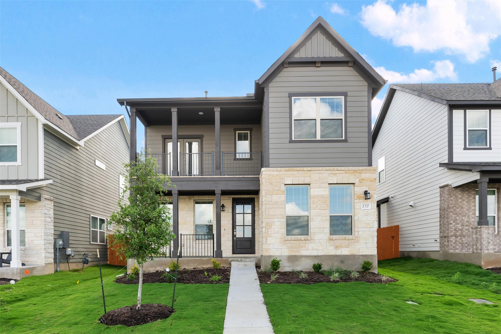 421 Carr Dr