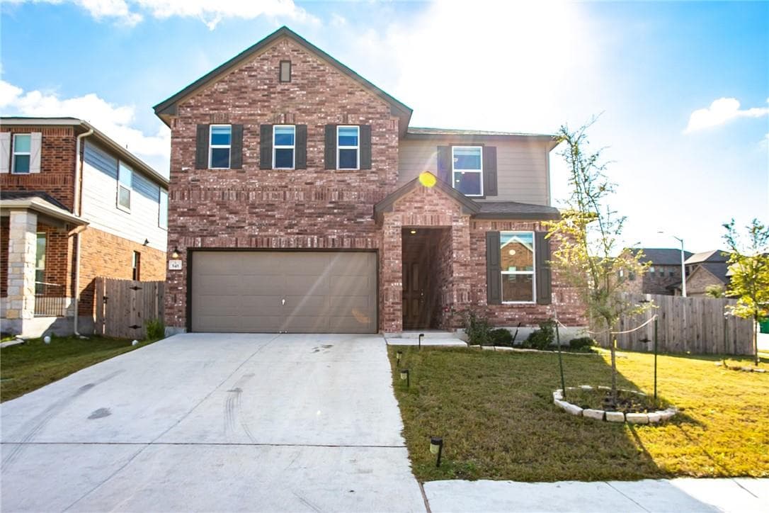 545 Ayinger Ln