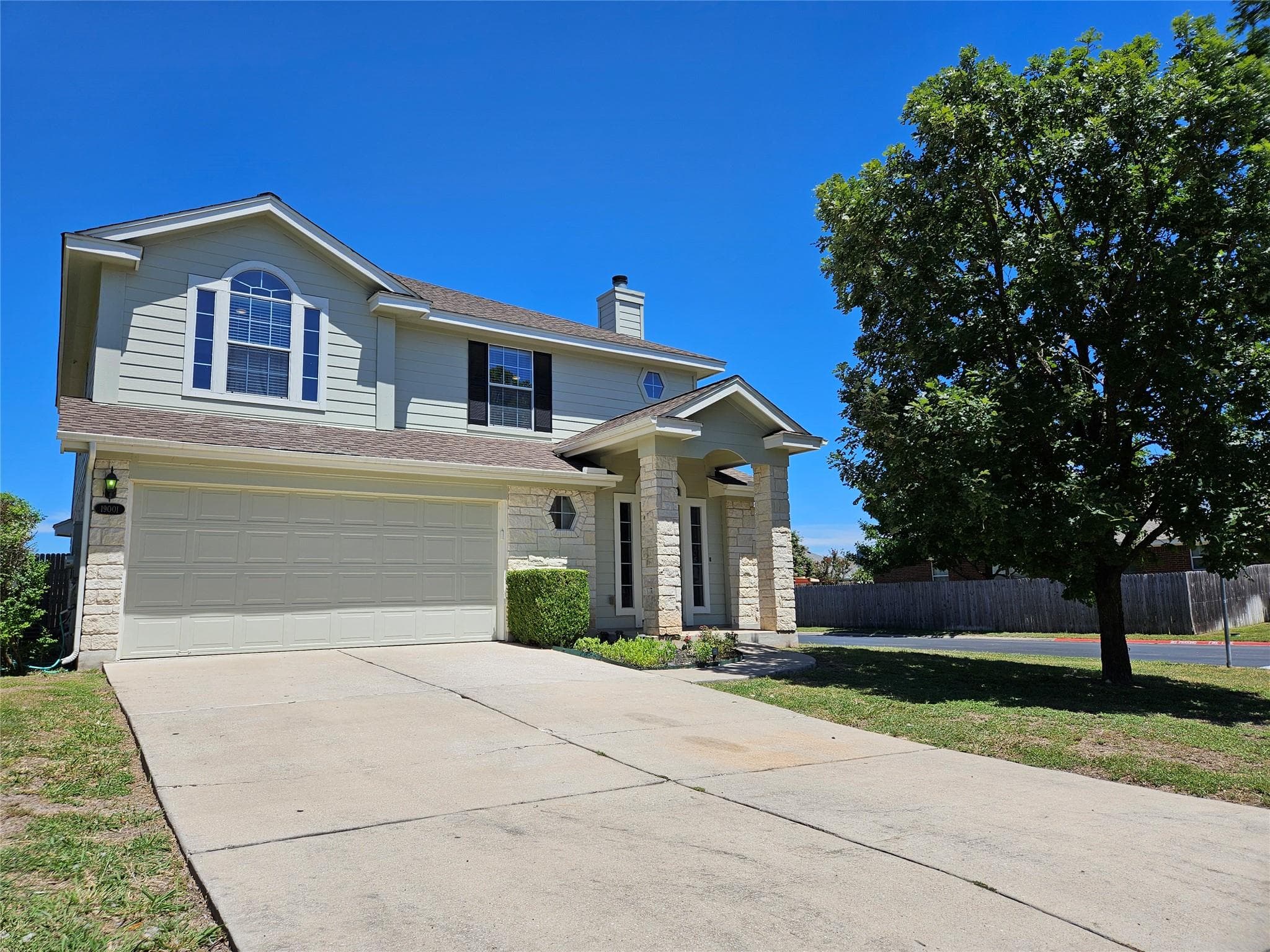 19001 Leigh Ln