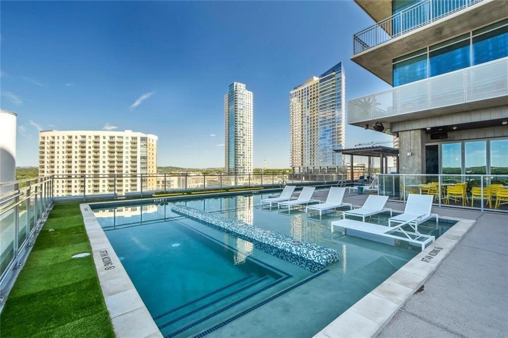 222 West Ave #2111