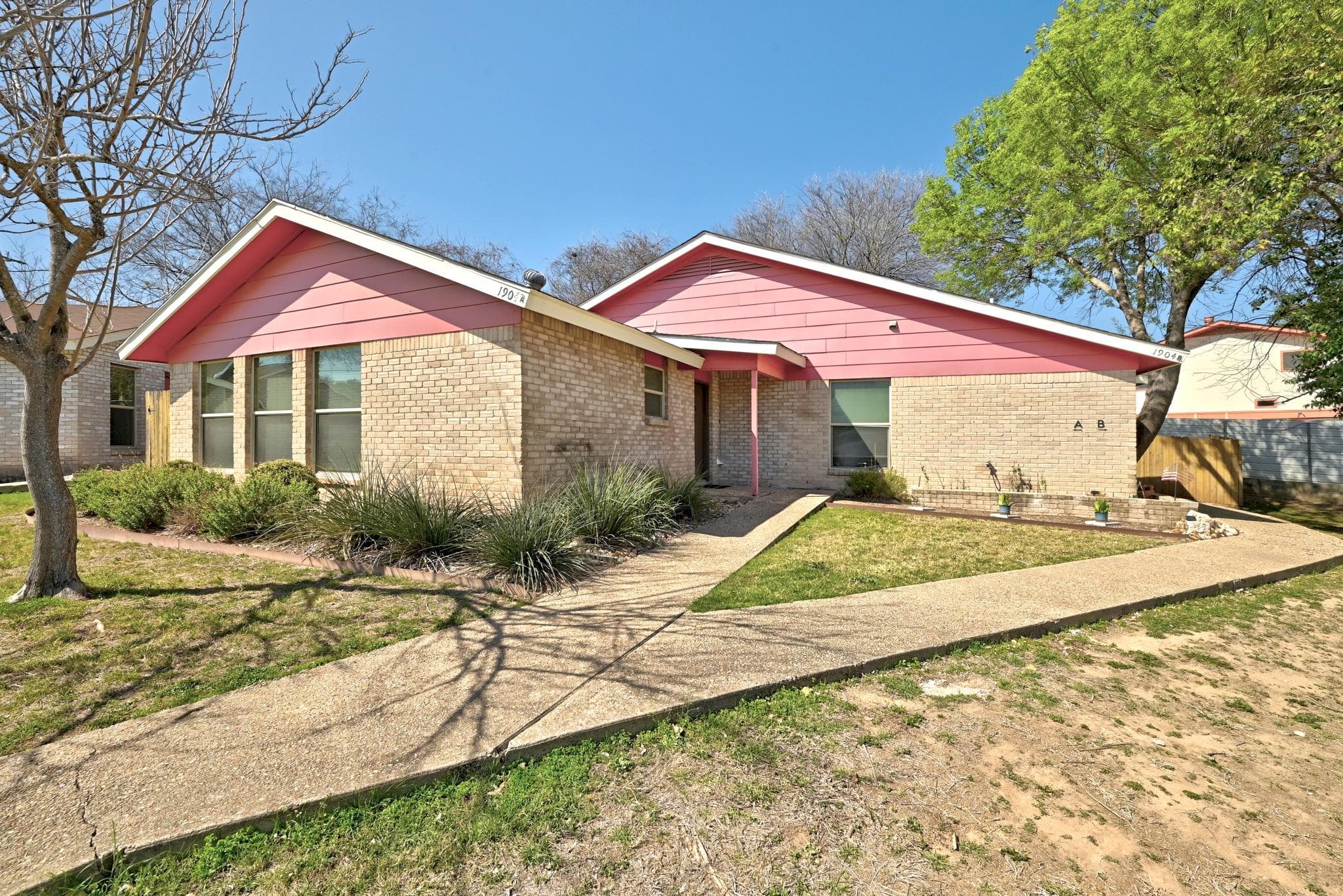 1904 Valley Hill Cir