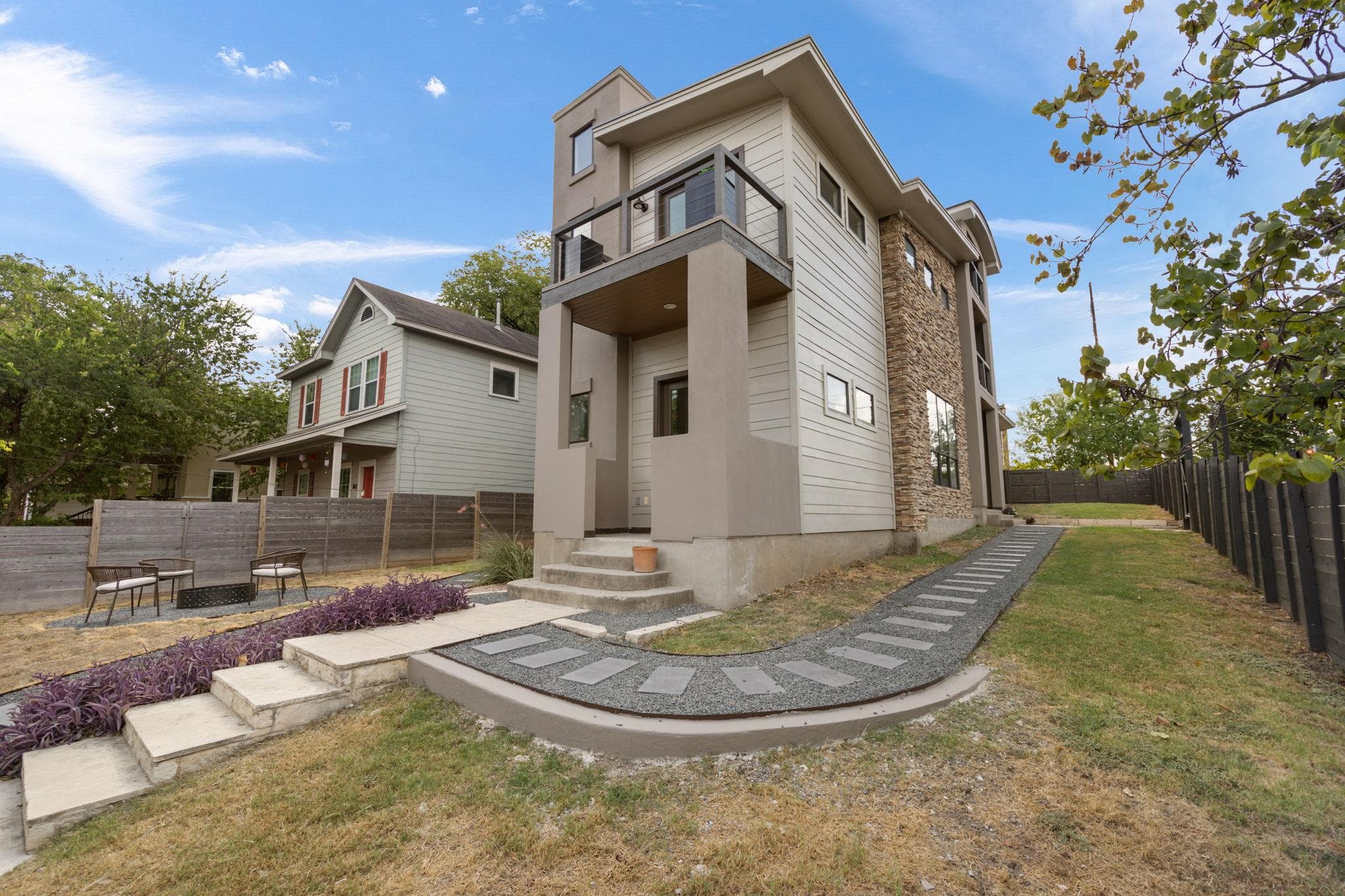 1814 Maple Ave