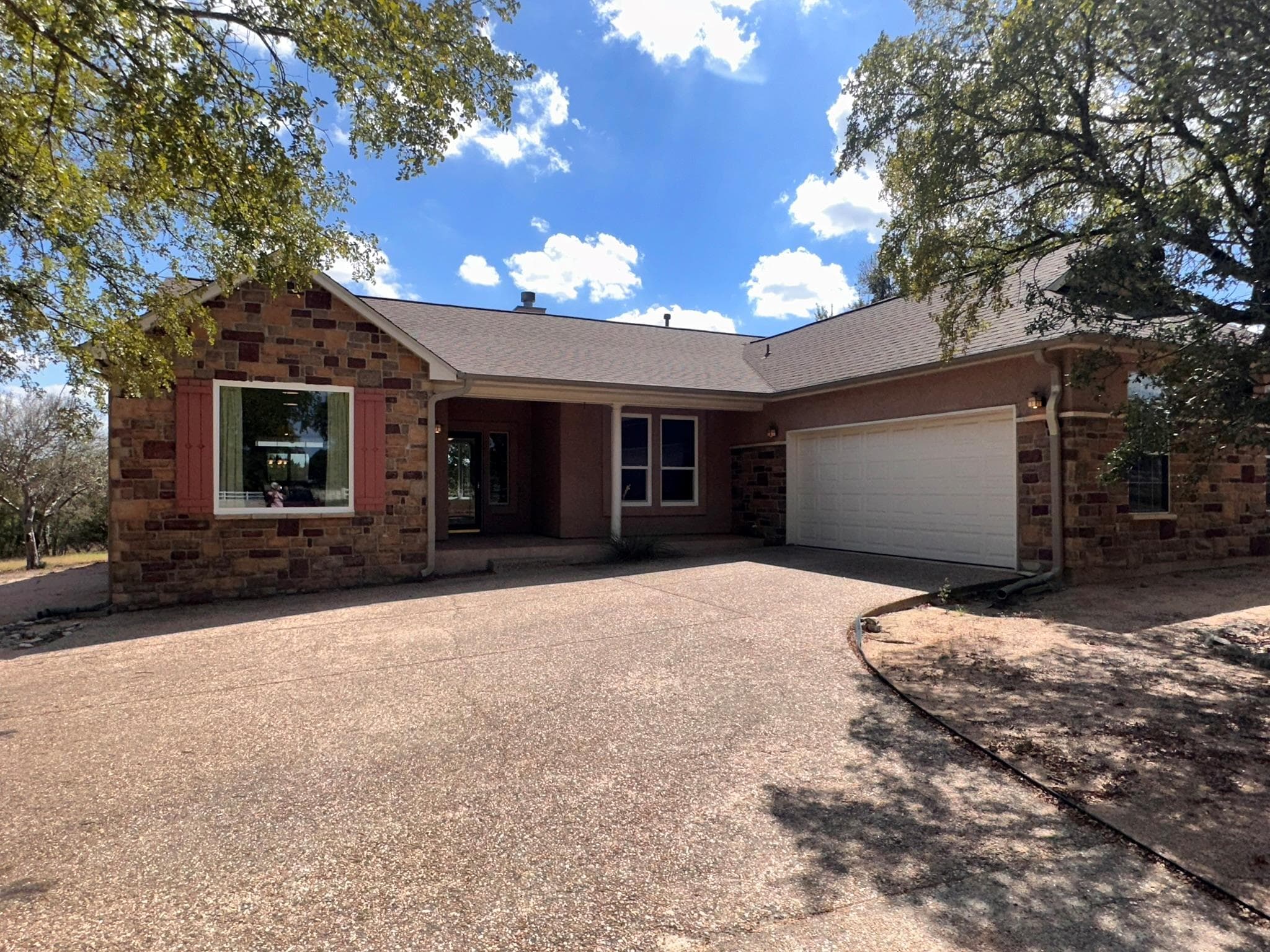 425 Crestwood Dr