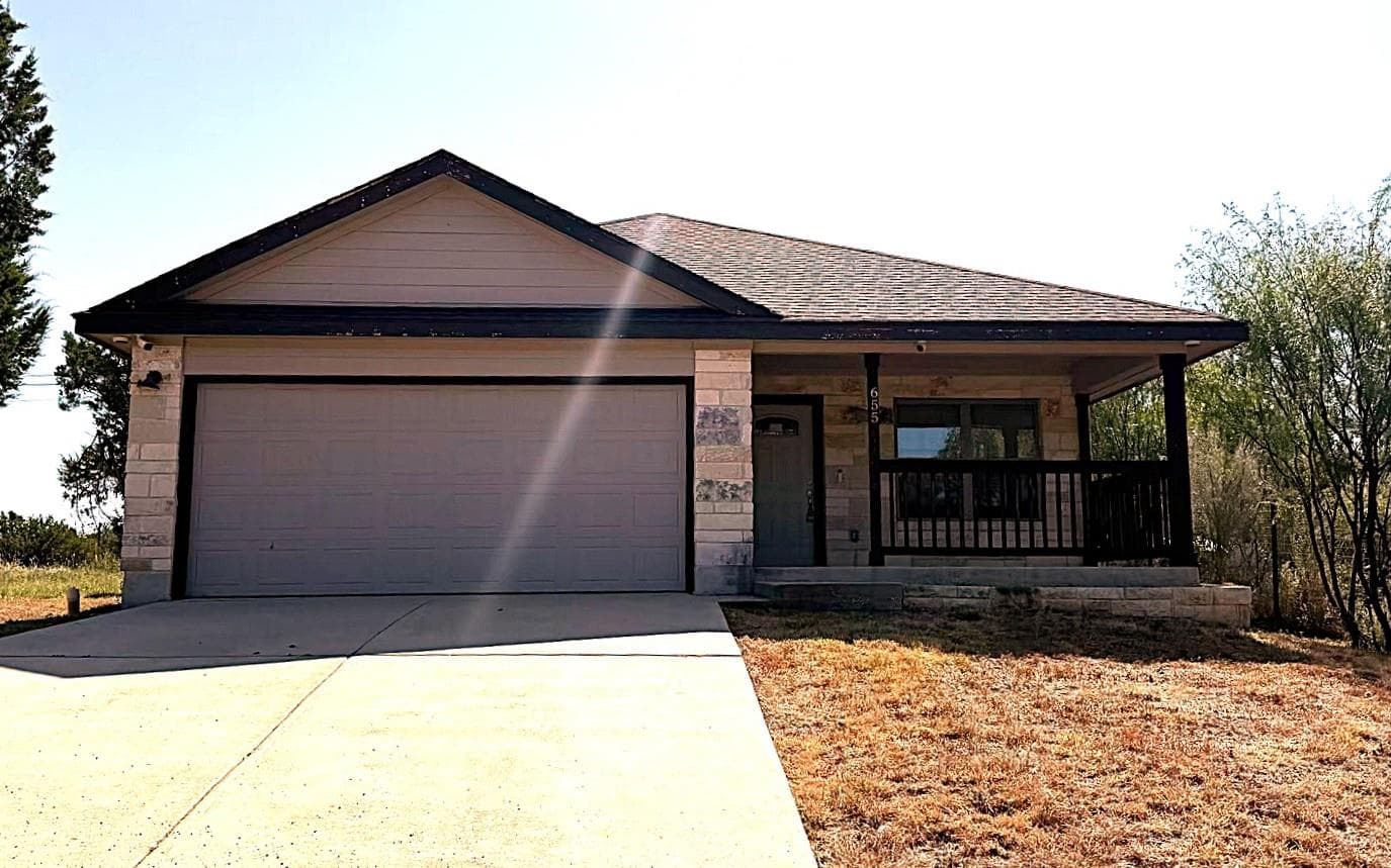 655 Oak Ln