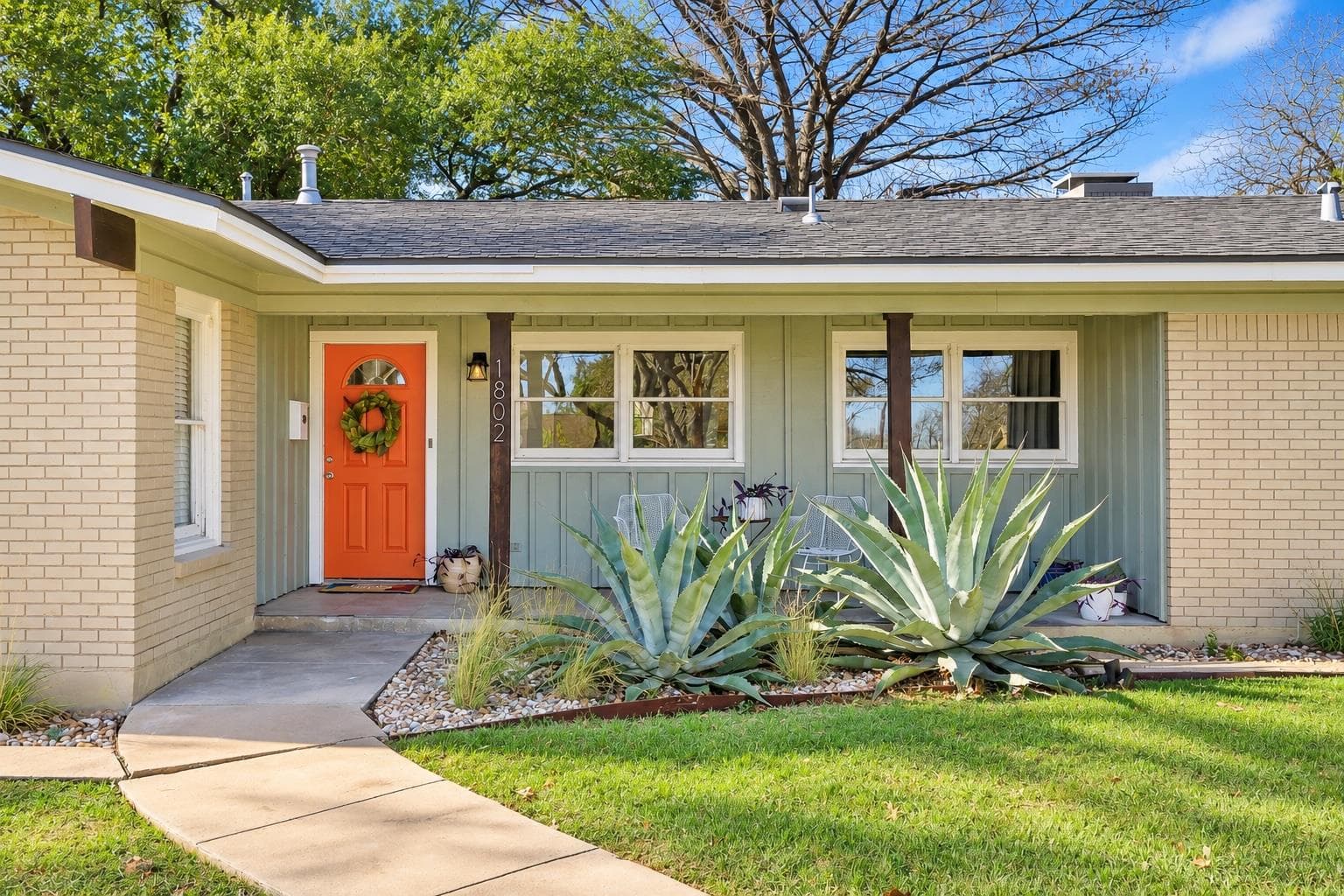 1802 Hutto Rd