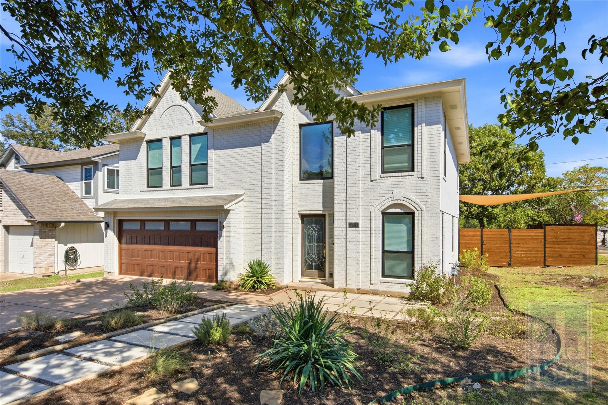4200 Cortina Dr