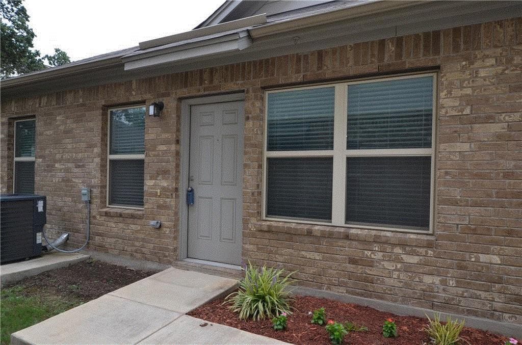2304 S Lakeline Blvd #243