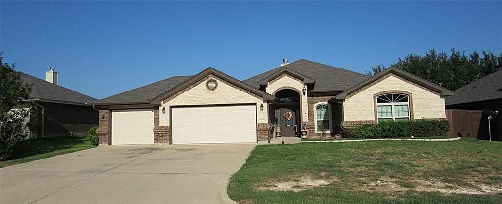 2031 Falling Leaf Ln