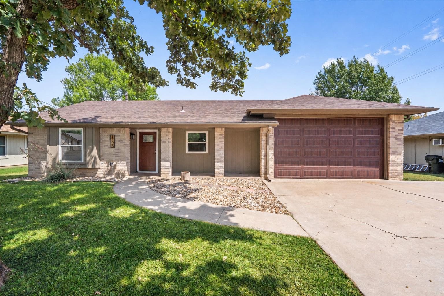 1705 Golden Vista Dr