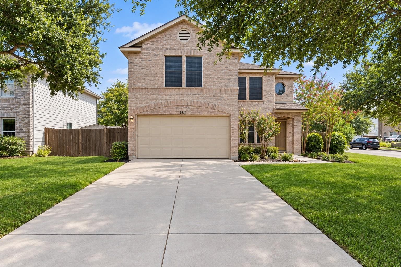 551 Whispering Hollow Dr