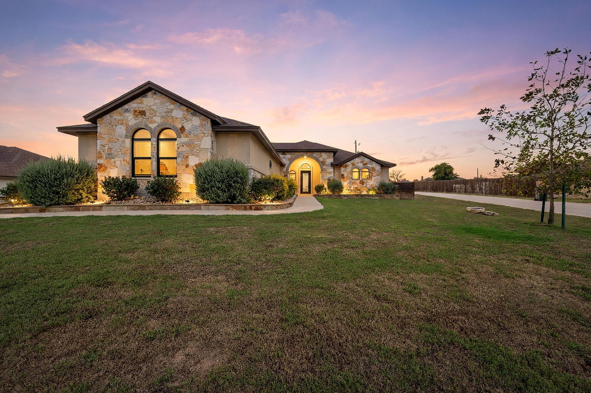 307 Bluestem Cv