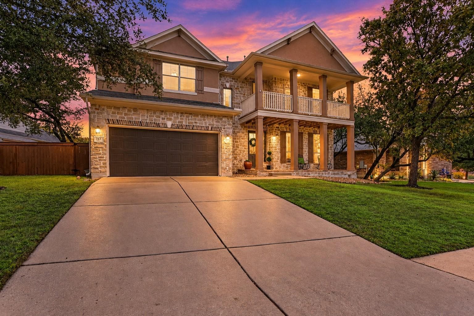 343 Drury Ln