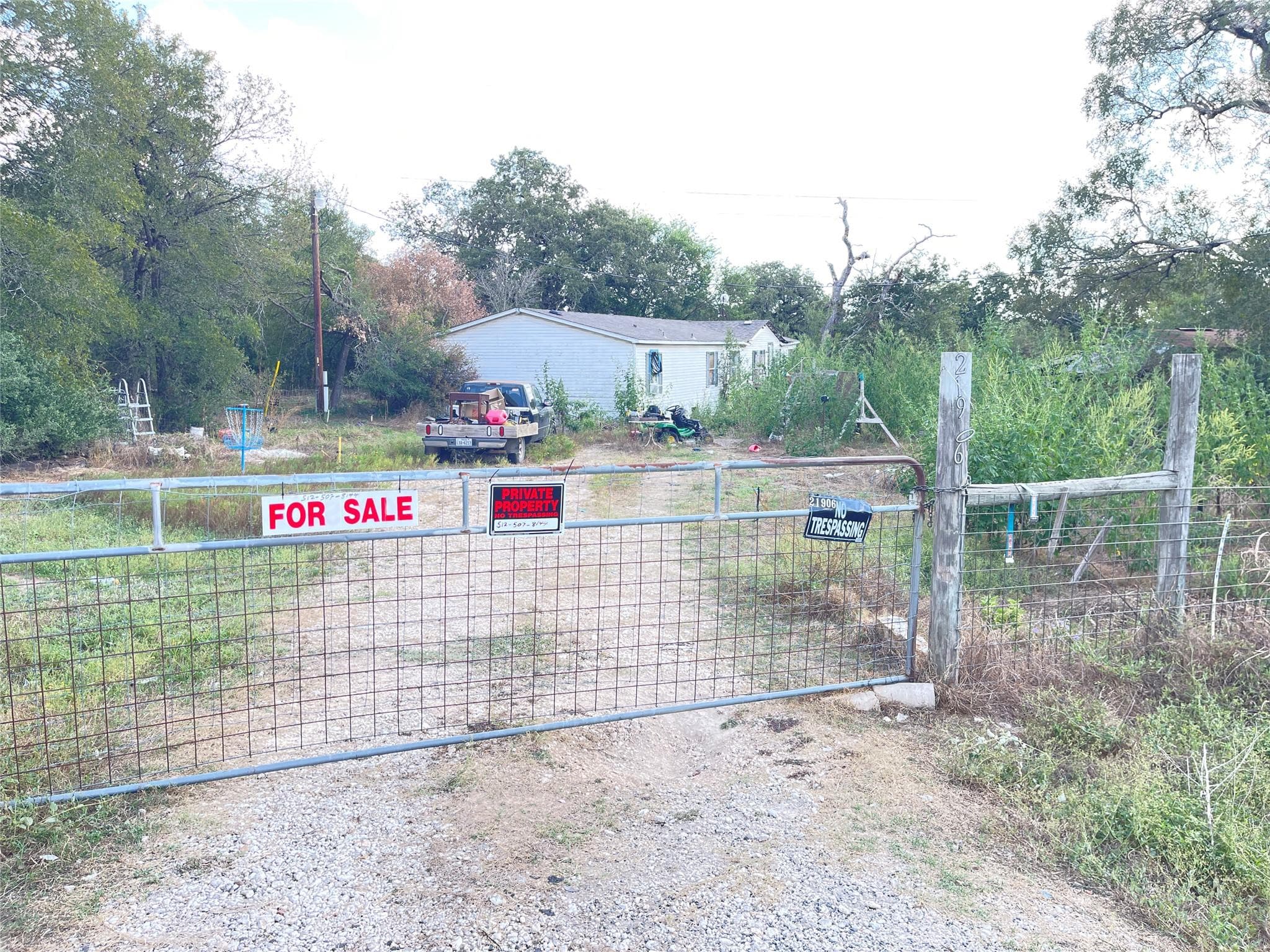 21906 Silvia Dr