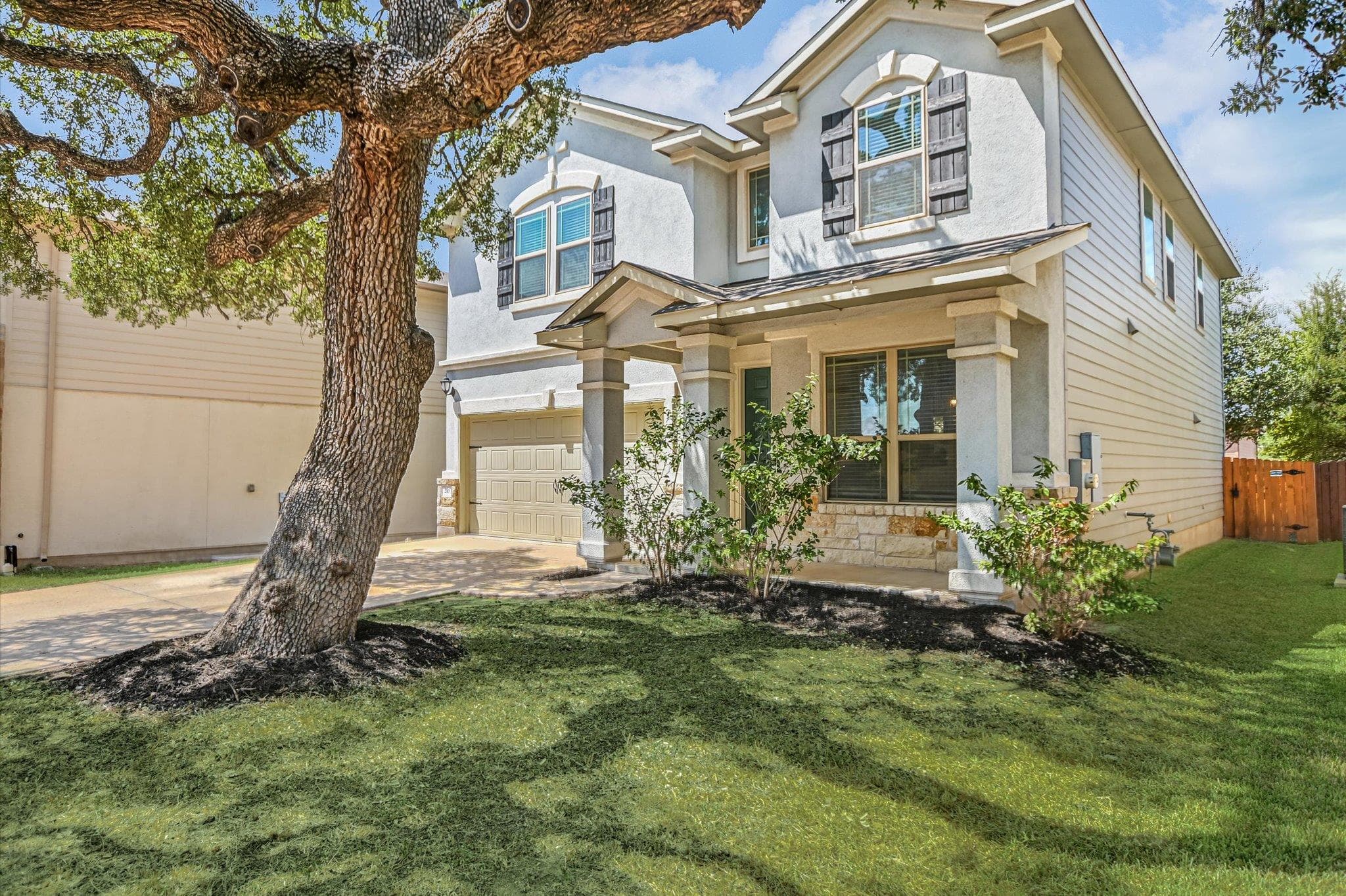 210 Anacua Loop